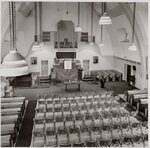 Interieur, de kerk is hier nog in gebruik bij de hervormde gemeente
              <br/>
              Ino Roël, Beeldbank Stadsarchief, 1991-12-01